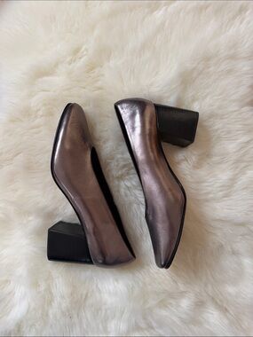 HUMA BLANCO Metallic Block Heel Pumps  Sz 8- handmade in Peru